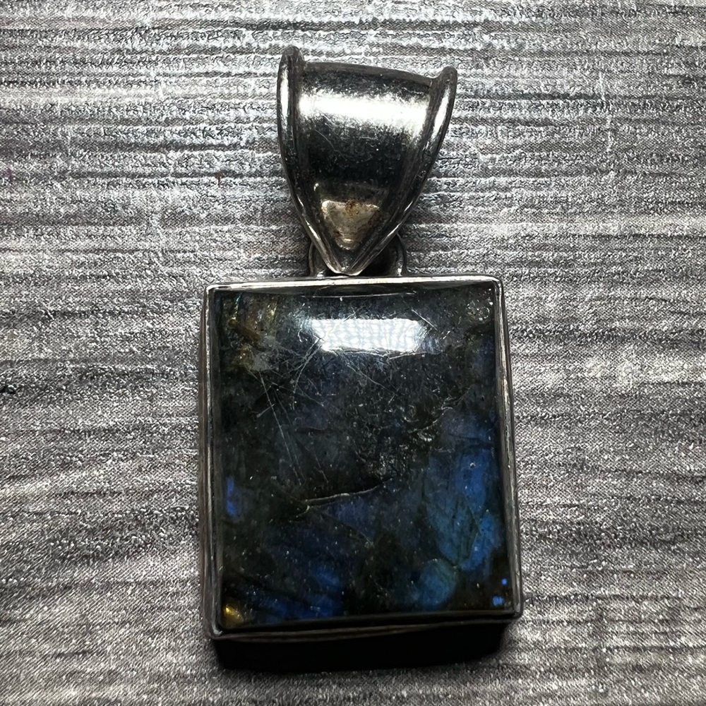 Sterling silver Labradorite pendant
